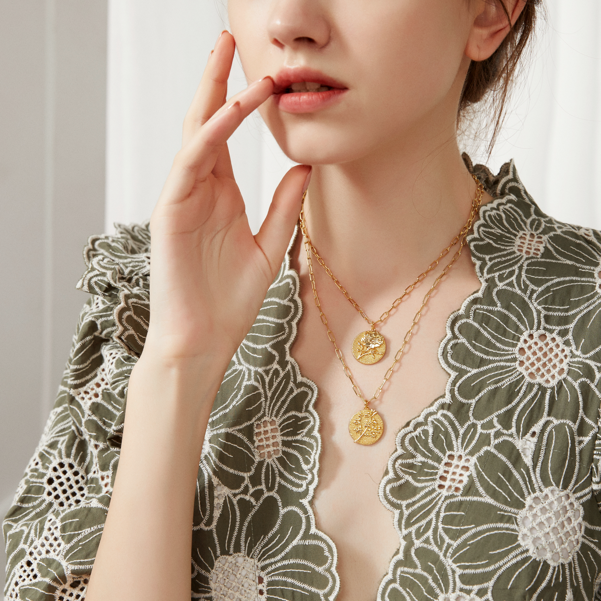 July Birthflower Necklace - Lily Lotus