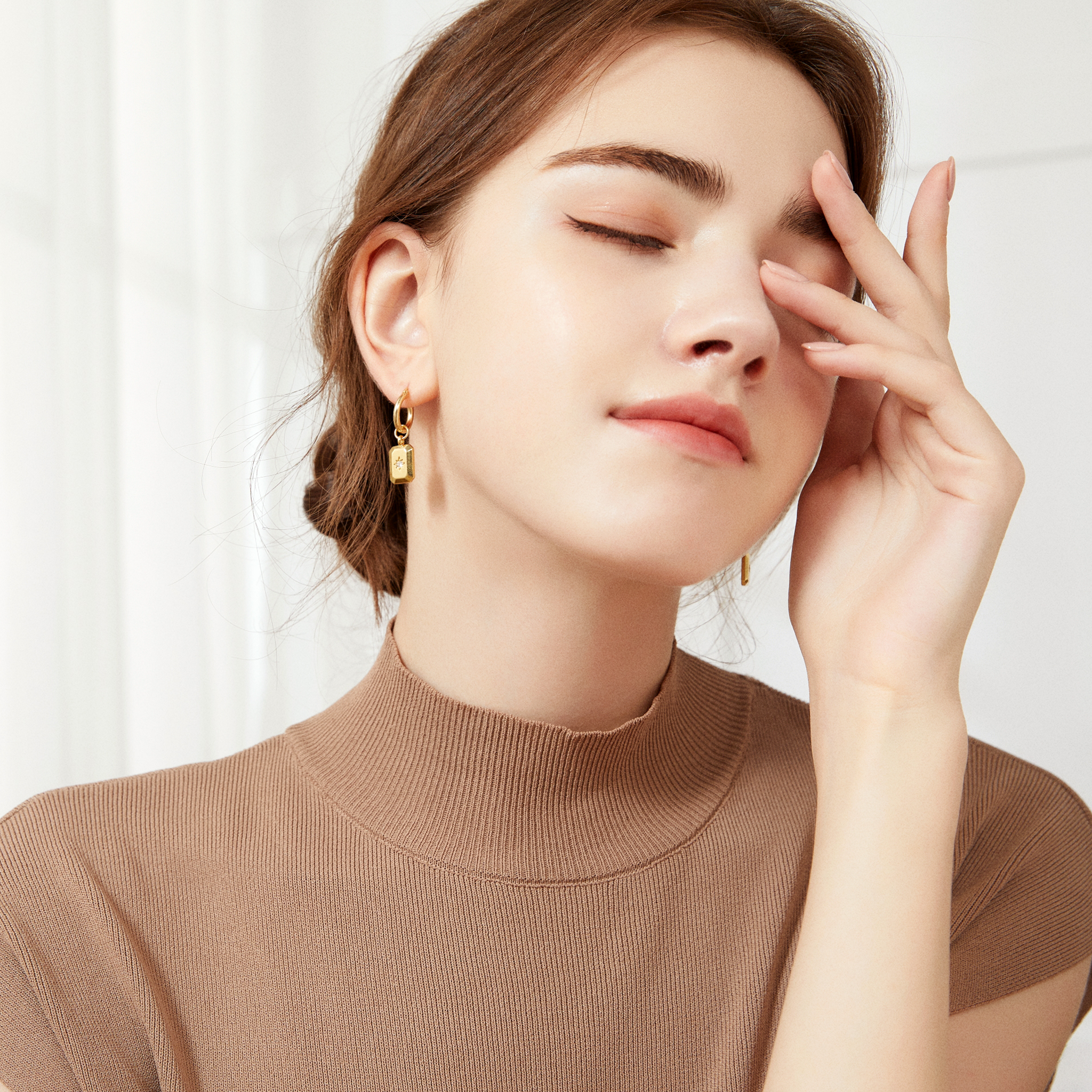 Malibu Emerald Huggies - Yellow Gold