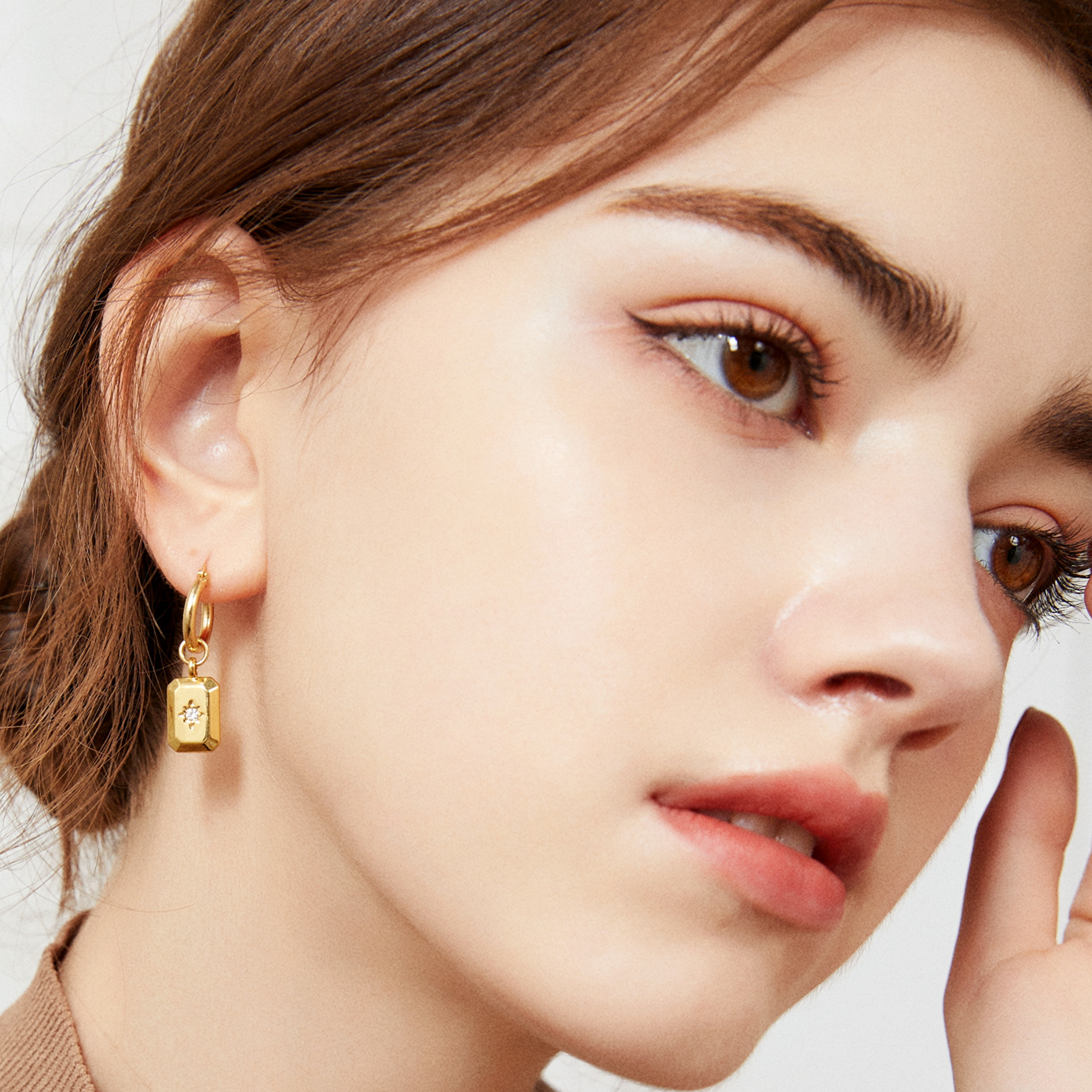 Malibu Emerald Huggies - Yellow Gold