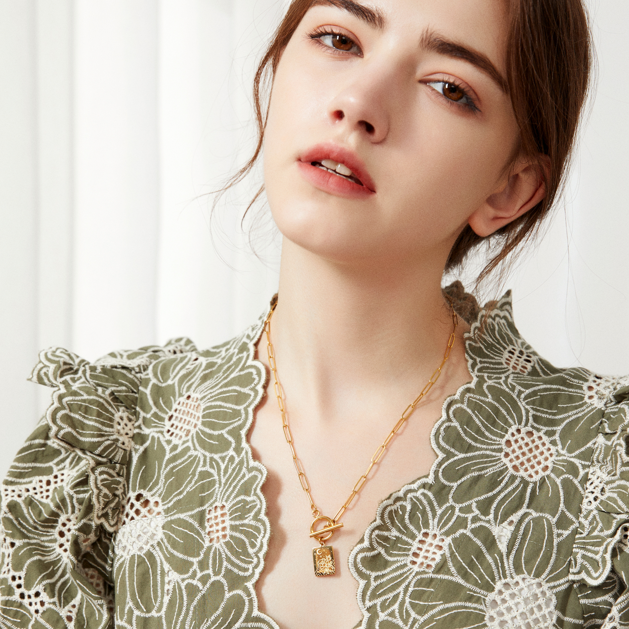 Moonlight Bloom Necklace - Yellow Gold