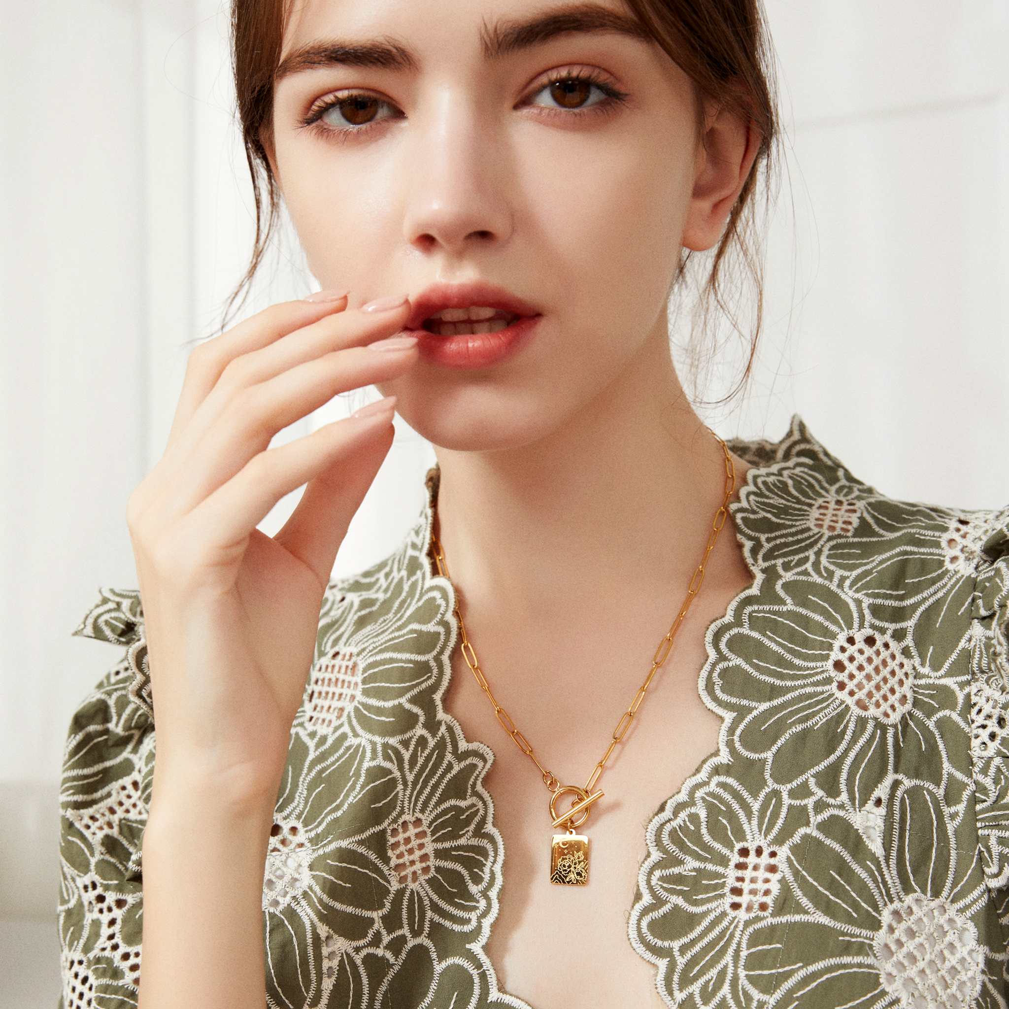 Moonlight Bloom Necklace - Yellow Gold