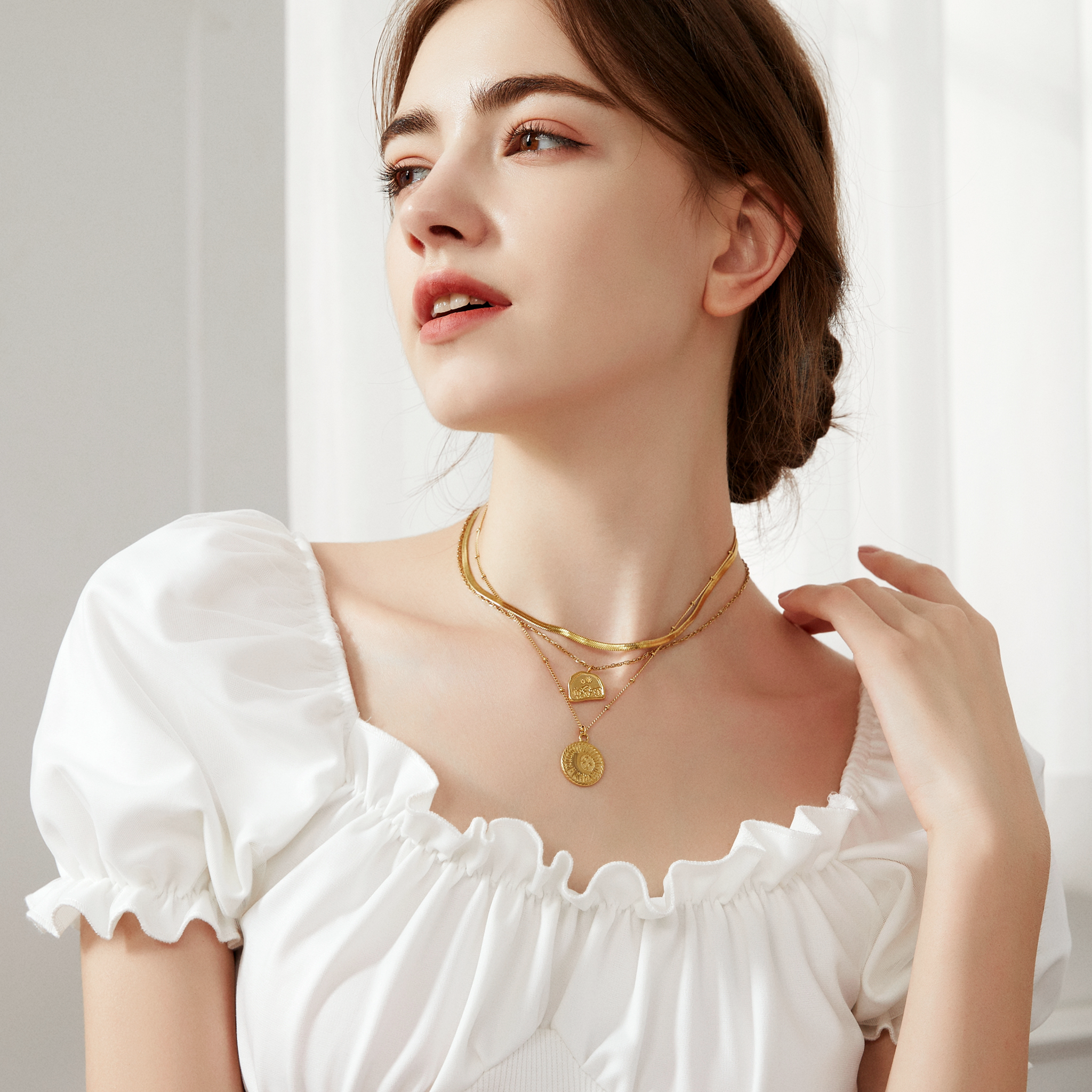 Sacred Lune Coin Necklace - Yellow Gold