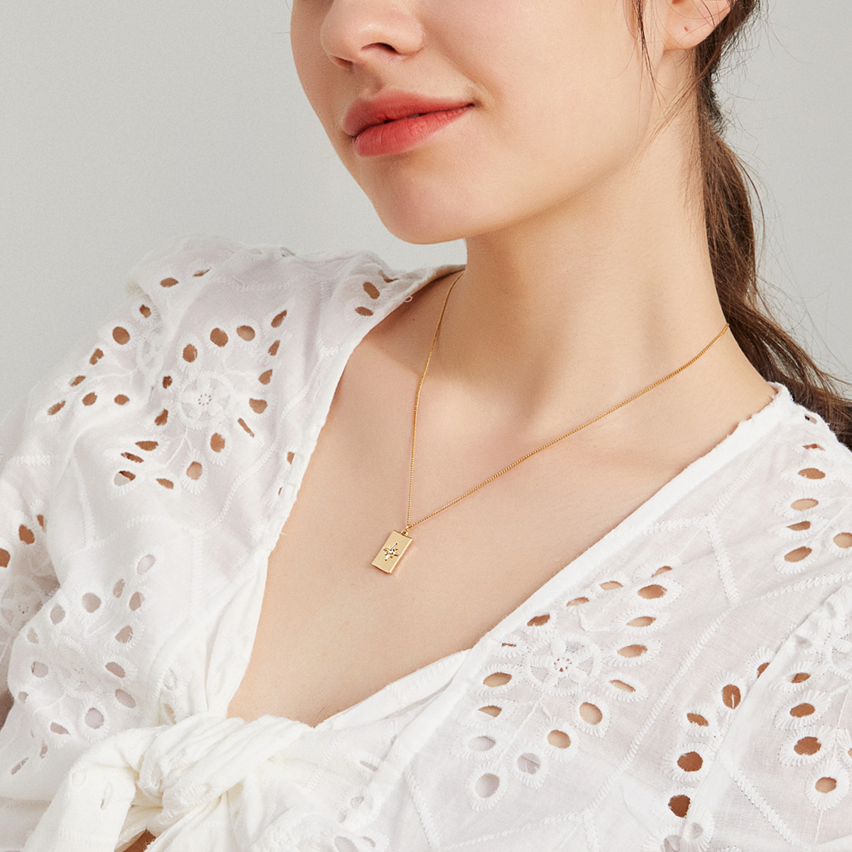 Stars Seeker Signet Necklace