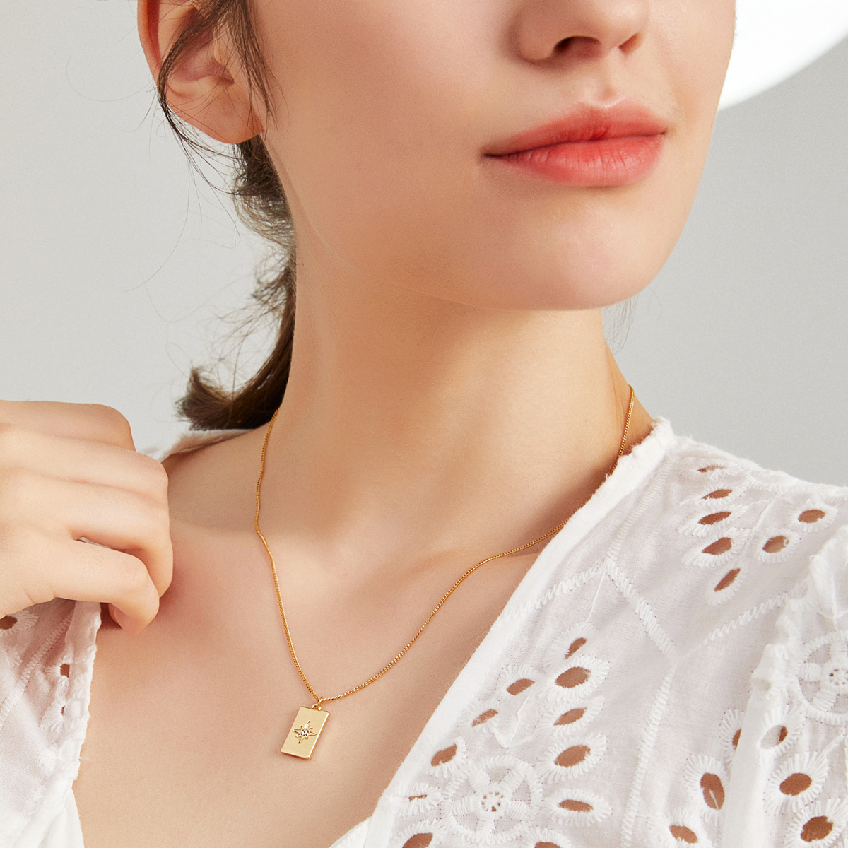 Stars Seeker Signet Necklace
