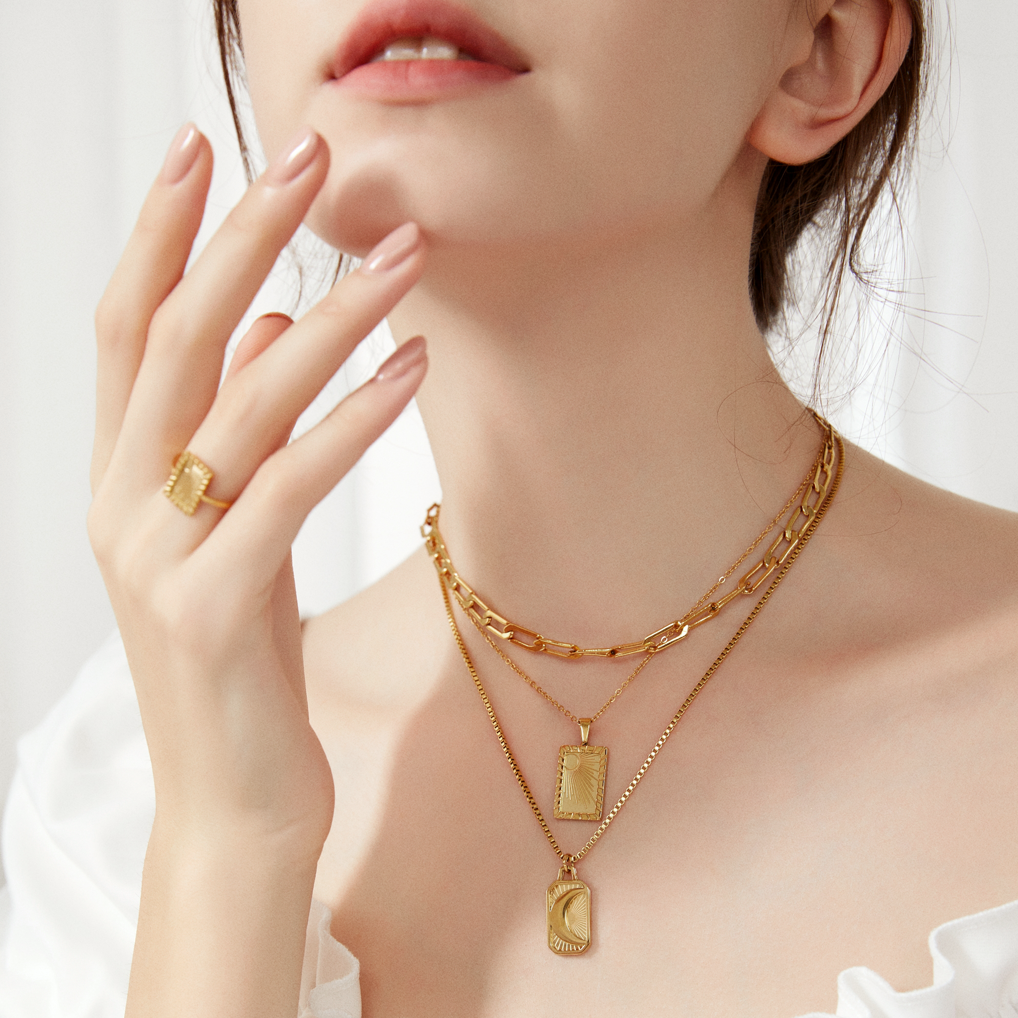 Sungrazer Bezel Necklace - Yellow Gold