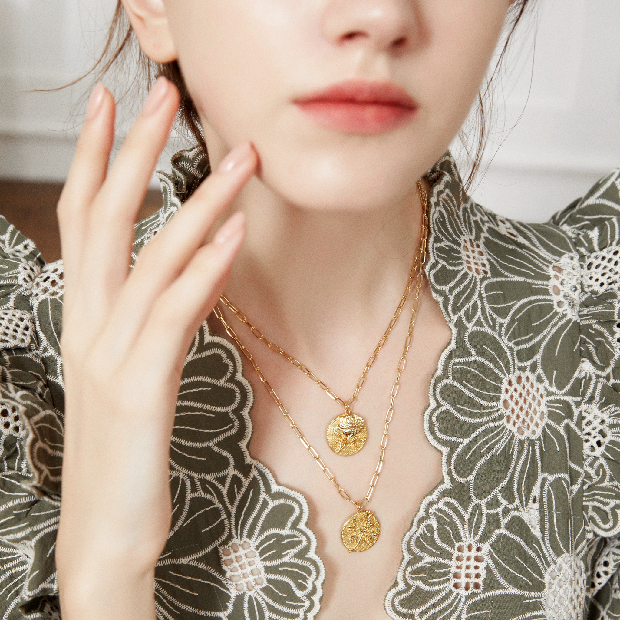 July Birthflower Necklace - Lily Lotus