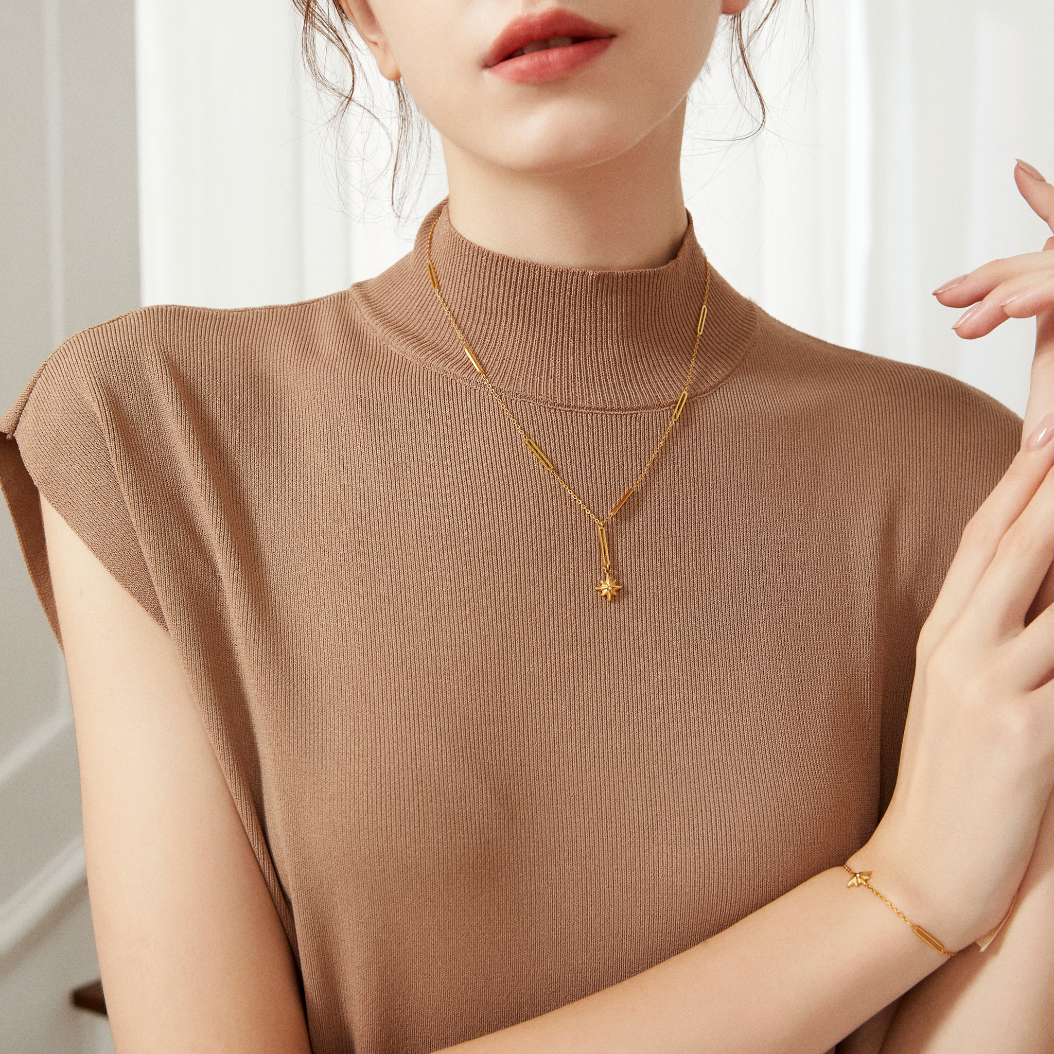 Starlight Lariat Necklace - Yellow Gold