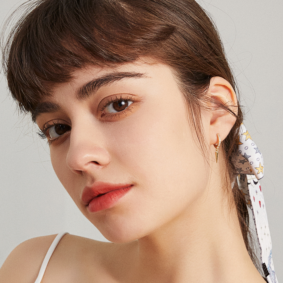 Pavé Manhattan Huggies - Yellow Gold