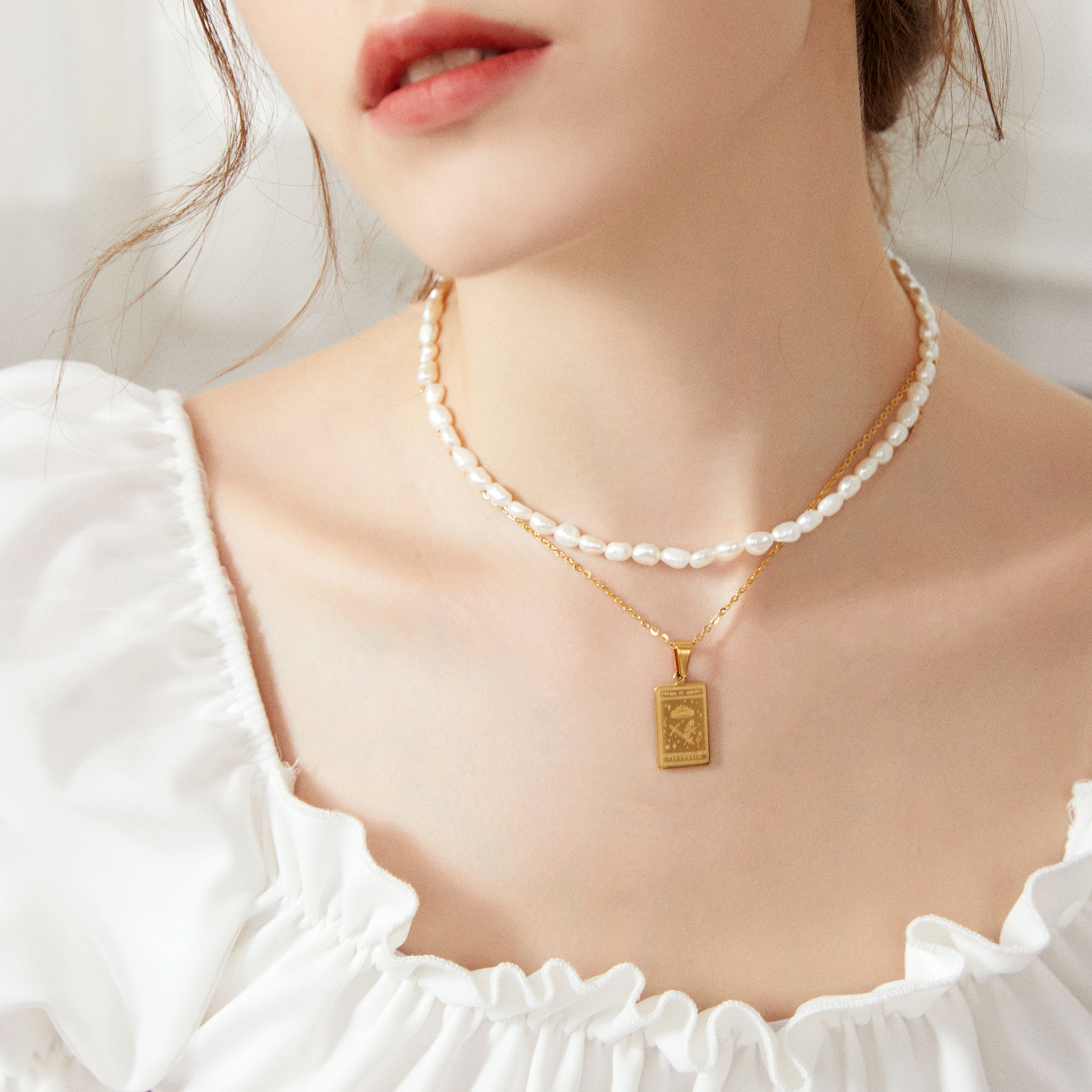 The Lovers Tarot Card Necklace - Yellow Gold