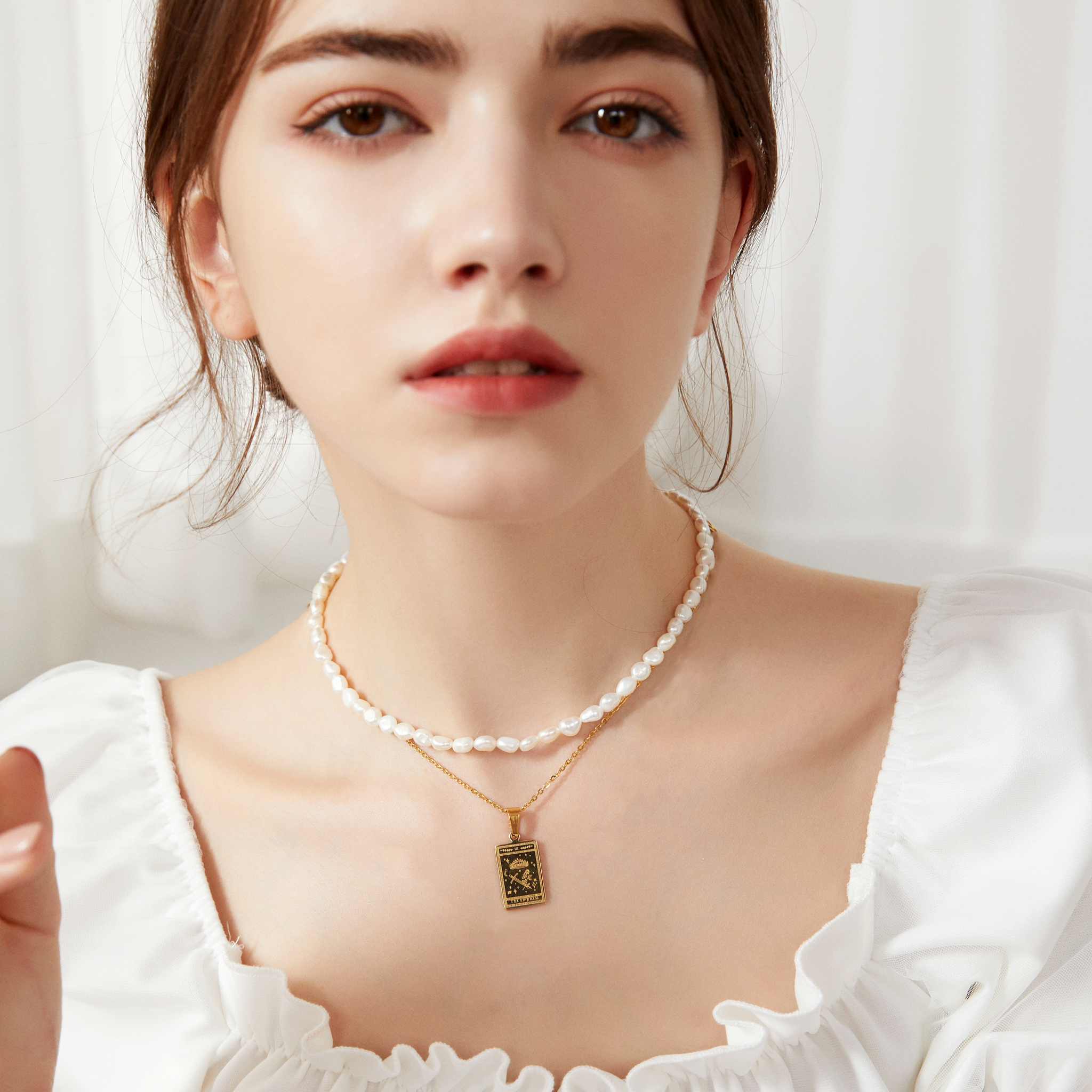 The Empress Tarot Card Necklace - Yellow Gold