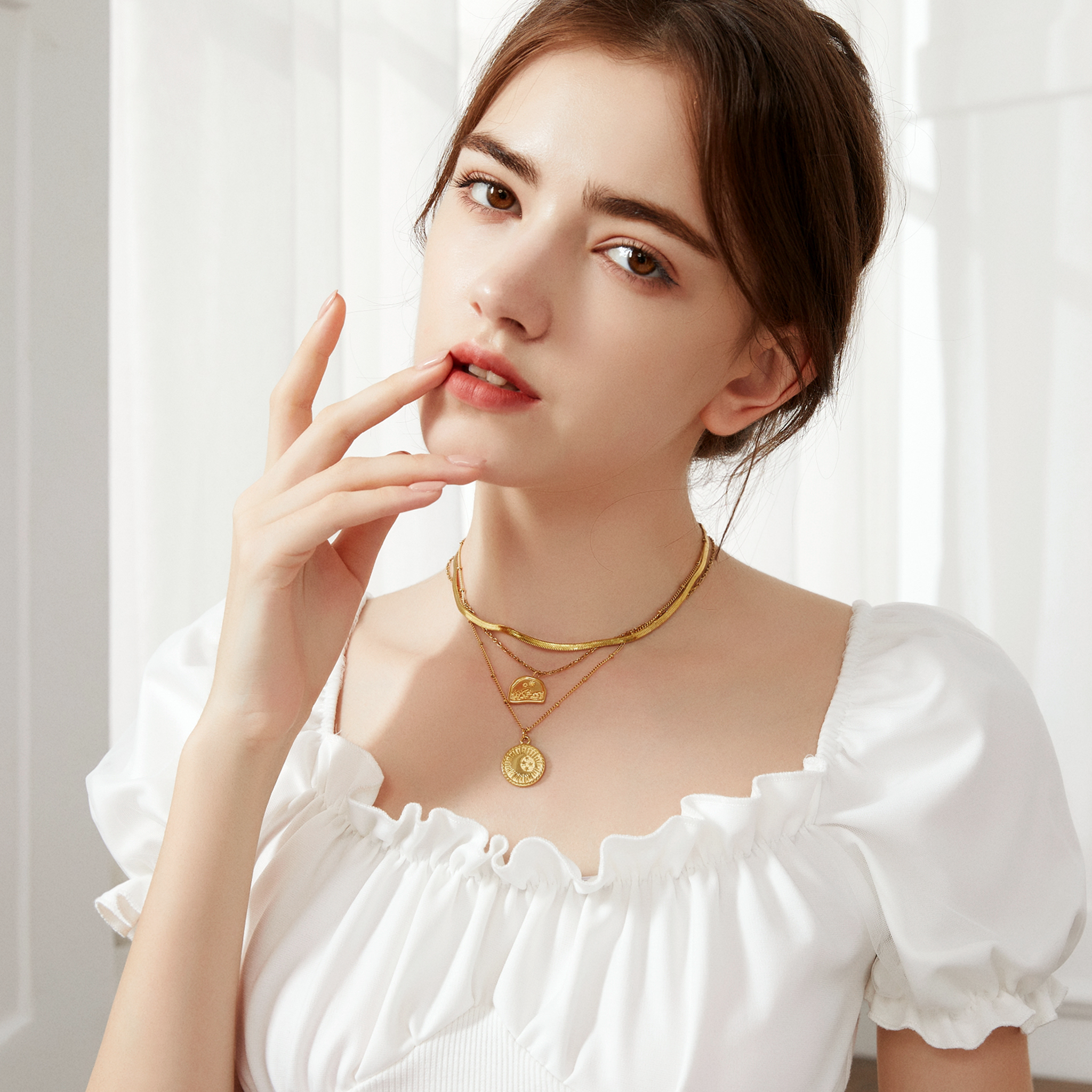 Sacred Lune Coin Necklace - Yellow Gold