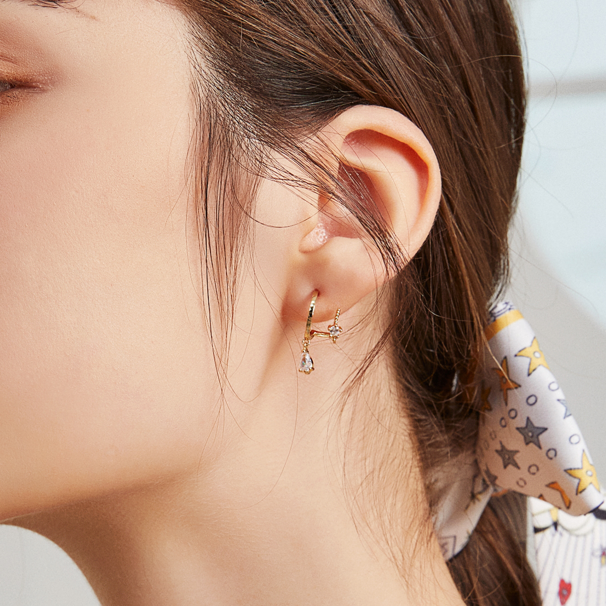 Shooting Star Earrings - Yellow Gold