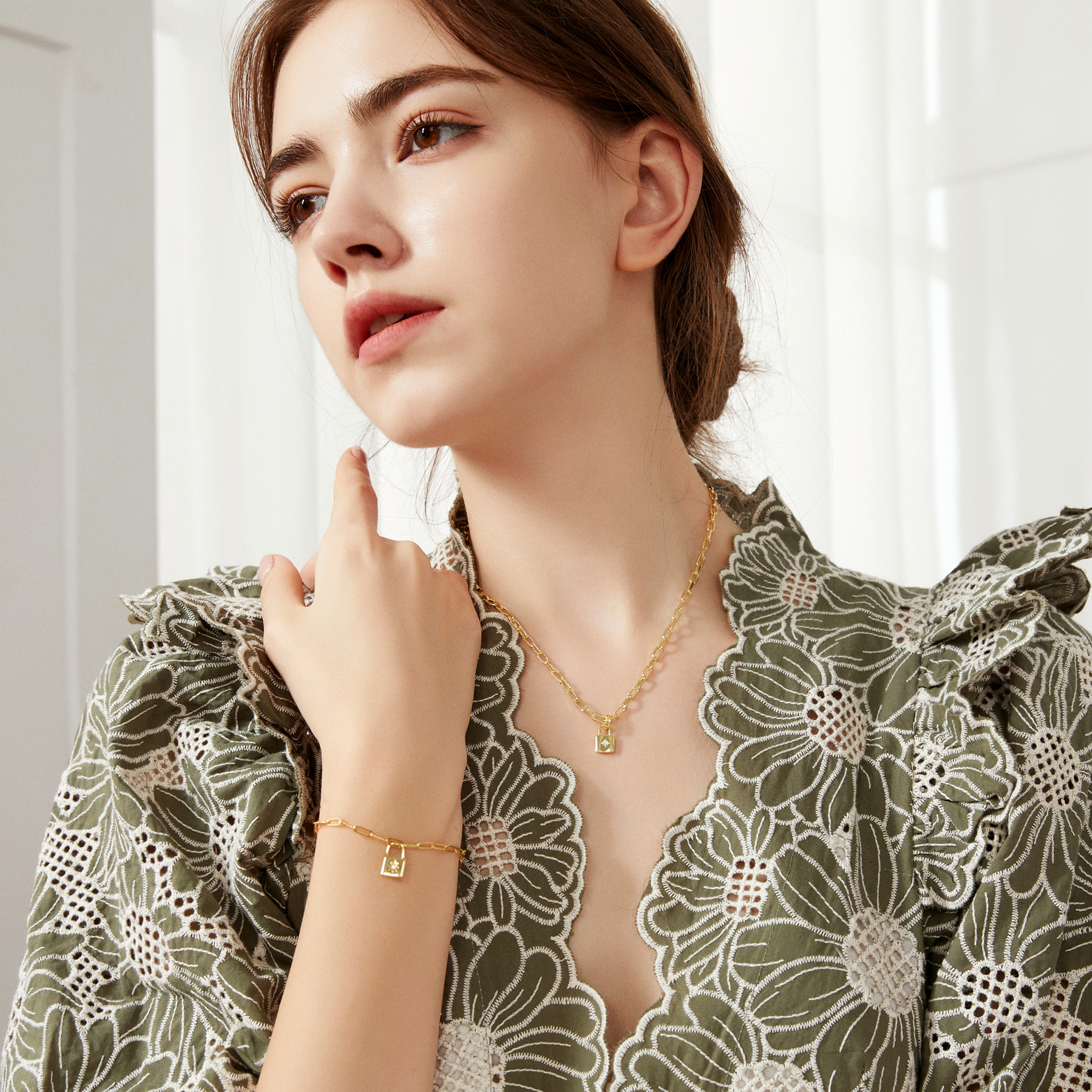 Solare Padlock Necklace - Yellow Gold