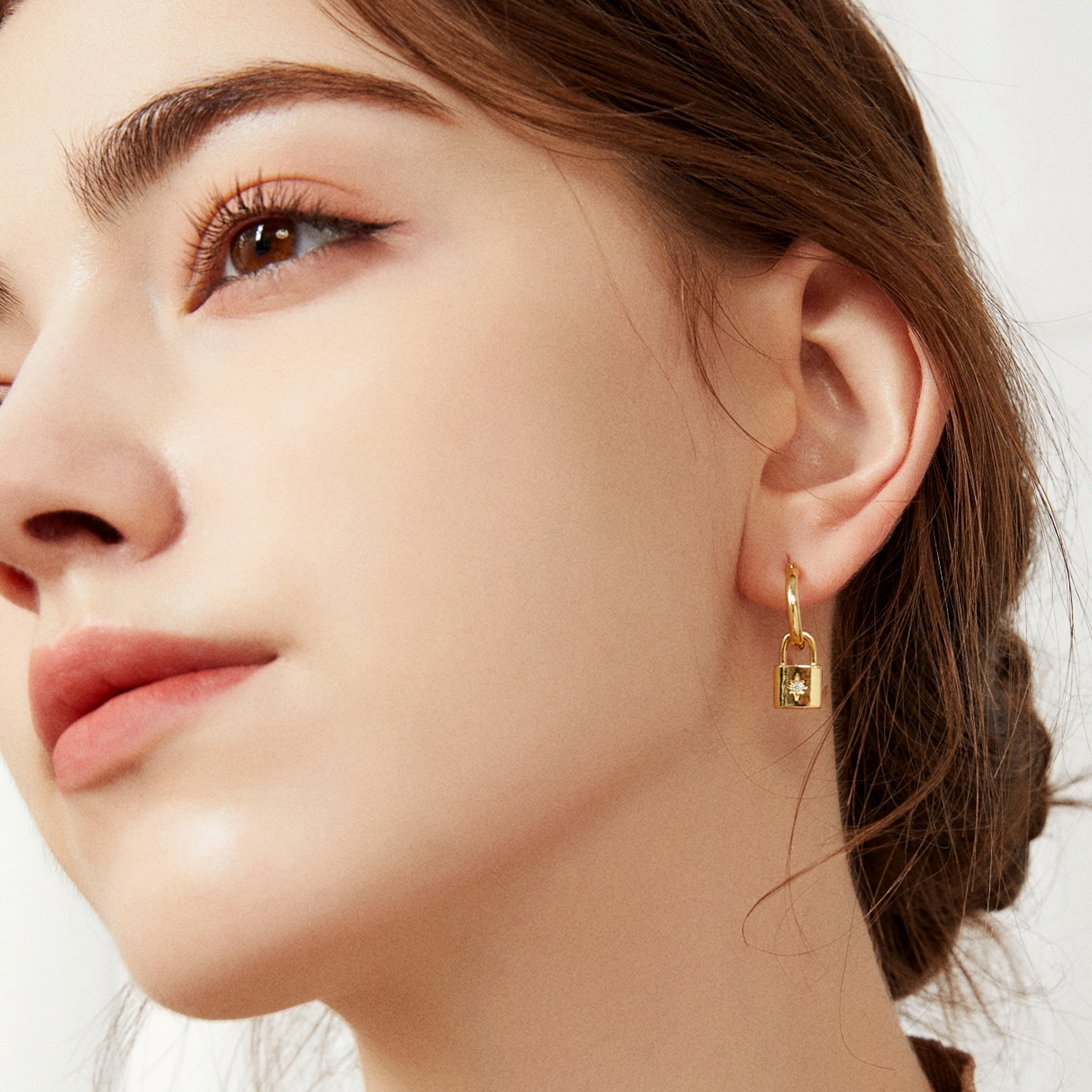 Solare Padlock Huggies - Yellow Gold