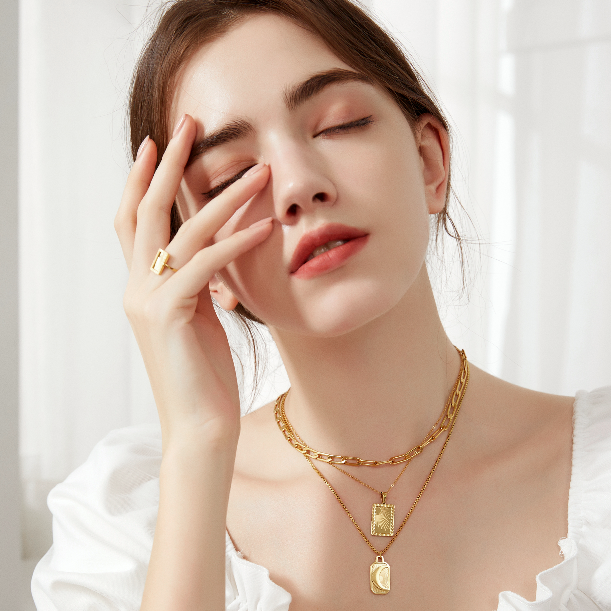 Moonbeam Bezel Necklace - Yellow Gold